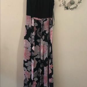 Super cute floral Maxi dress  👗